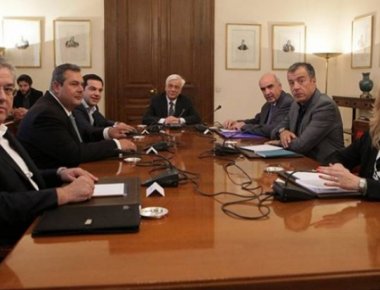 Κυπριακό: Ενημερώνει τους αρχηγούς ο A.Τσίπρας